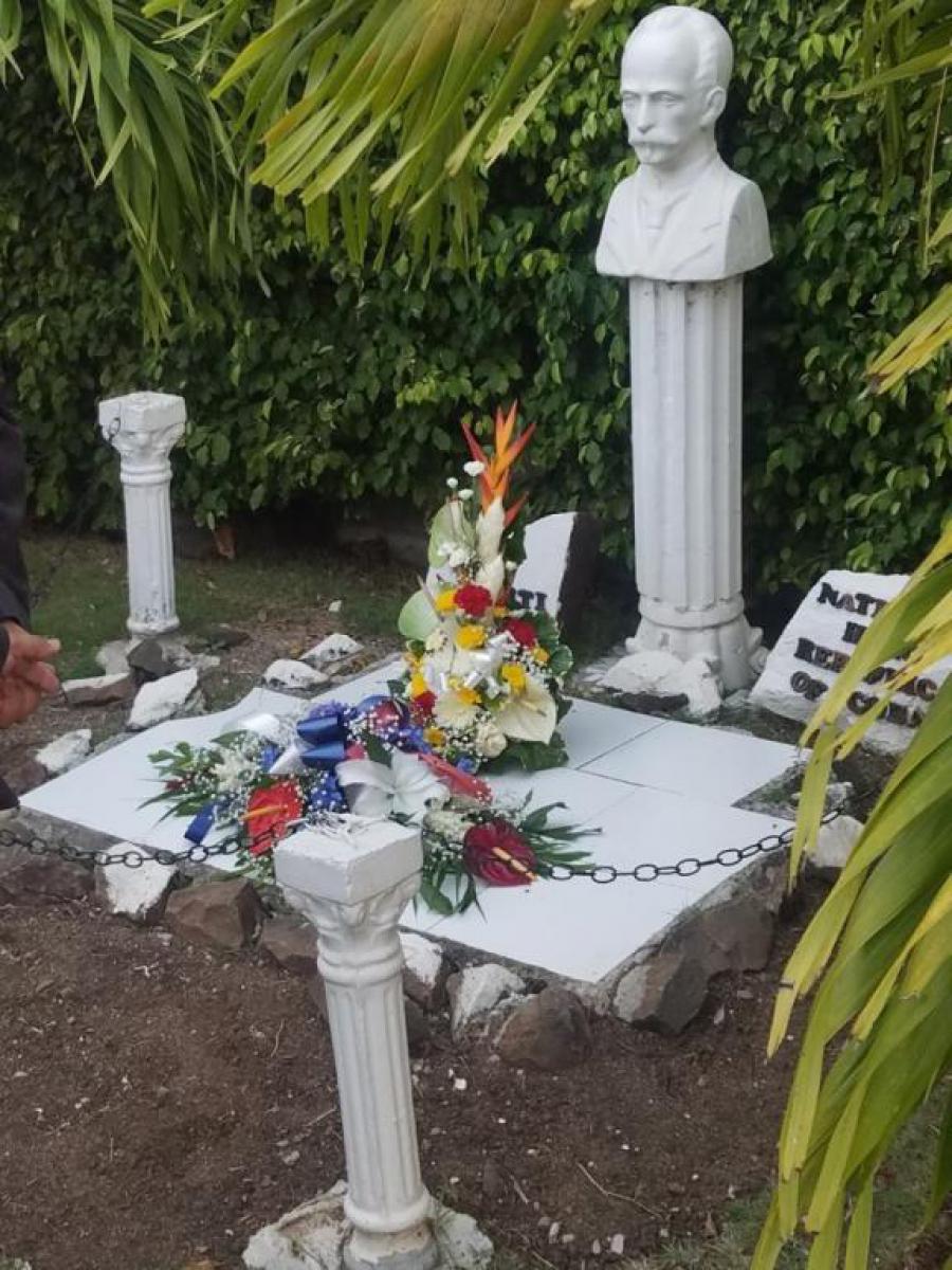 Busto de Jose Marti en Embajada de Cuba en Santa Lucia