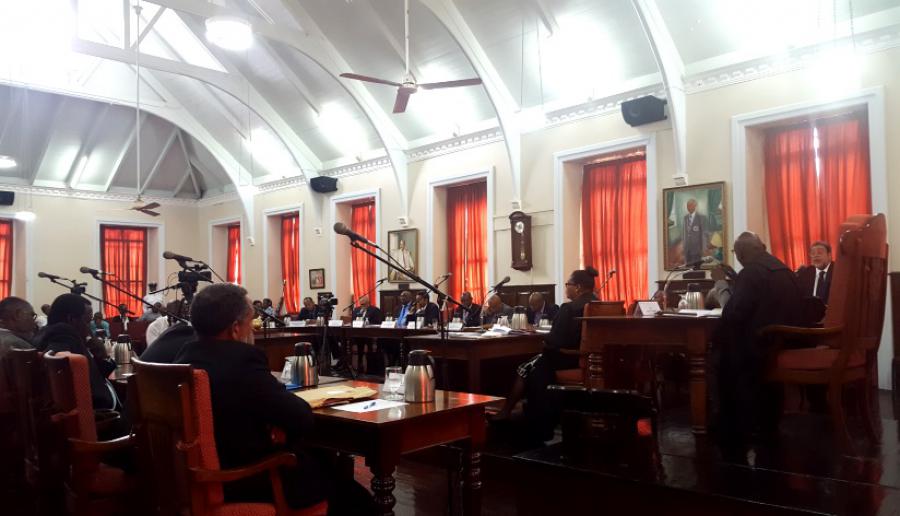 parlamento vicentino dedica sesion especial a Fidel Castro