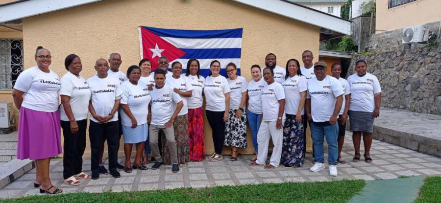 Graduados de Seychelles en Cuba se suman a la campaña #LetCubaLive y #TumbaElBloqueo