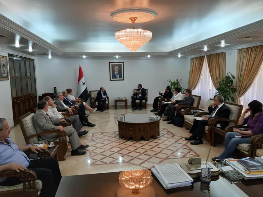Bassam Ibrahim agradeció al partido, pueblo y gobierno cubanos por la solidaridad y las relaciones históricas de hermandad, y destacó la importancia de fortalecer y expandir la colaboración académica, científica y de investigación.