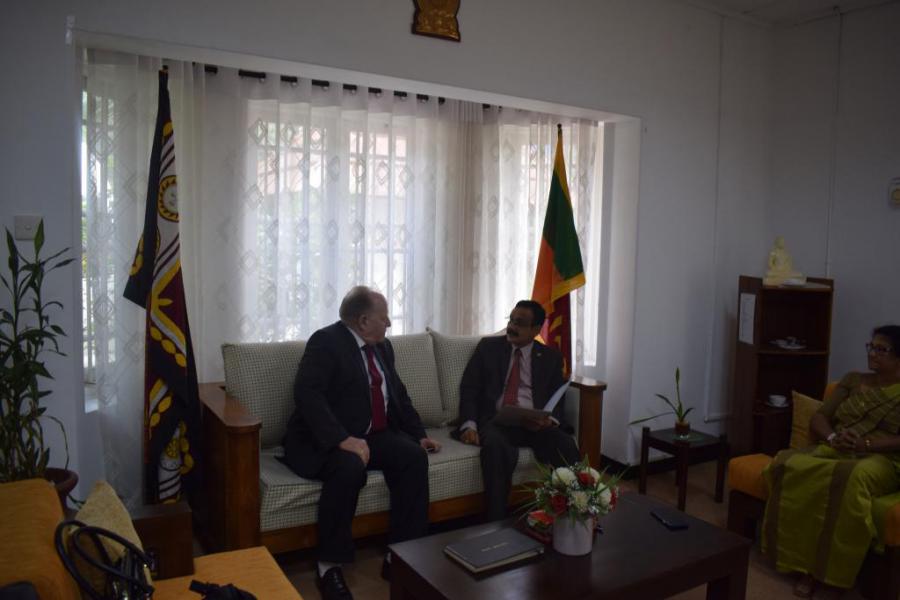 Encuentro del embajador de Cuba en Sri Lanka con Gobernador de la Provincia Central