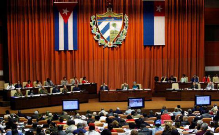 En las situaciones más difíciles, el Parlamento junto al pueblo