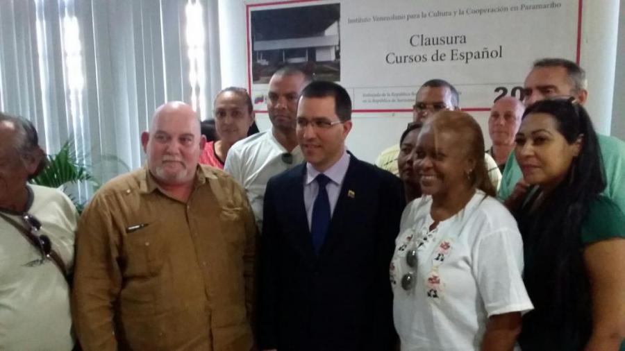 Ministro de Relaciones Exteriores de Venezuela visita Suriname