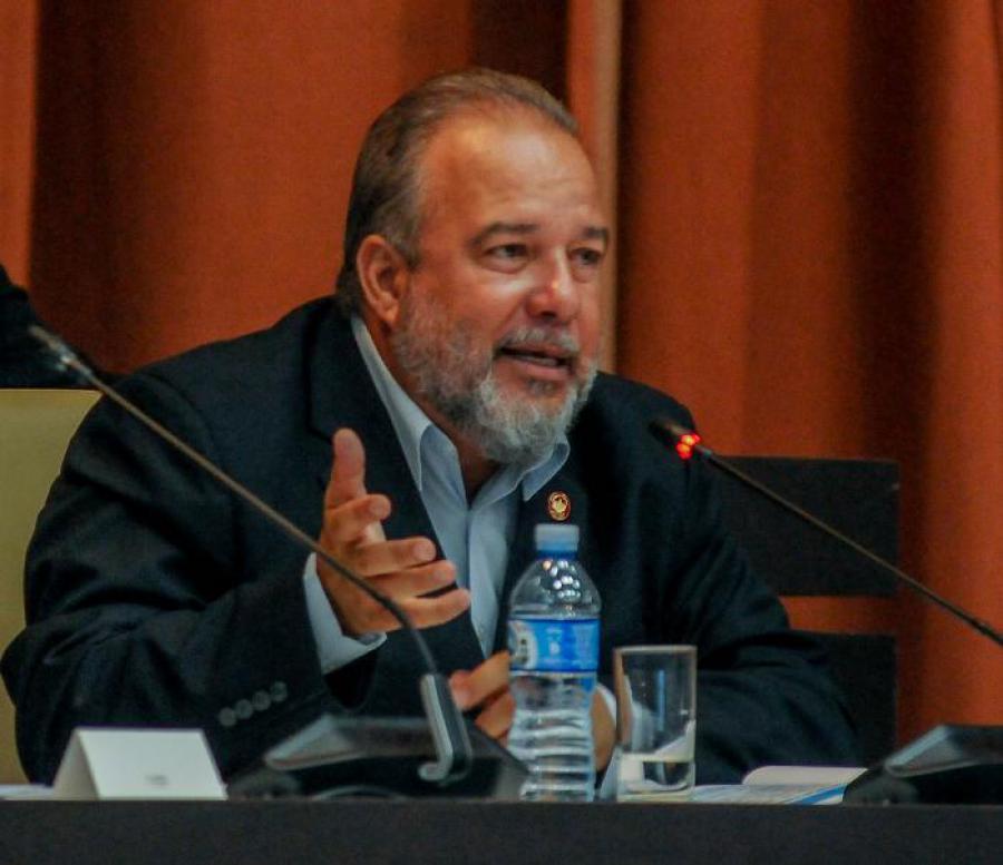 Como Primer Ministro, Díaz-Canel designó a Manuel Marrero Cruz, quien “se desempeñaba como Ministro de Turismo hace 16 años, y fue seleccionado para esta responsabilidad por el Comandante en Jefe, Fidel Castro Ruz Como Primer Ministro, Díaz-Canel designó a Manuel Marrero Cruz, quien “se desempeñaba como Ministro de Turismo hace 16 años, y fue seleccionado para esta responsabilidad por el Comandante en Jefe, Fidel Castro Ruz