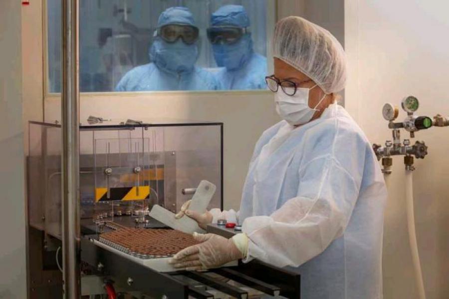 BioCubaFarma afirmó que seis líneas están en función de producir las vacunas y, a más tardar, en el mes de agosto de este año habrán fabricado las dosis requeridas para inmunizar a toda la población cubana