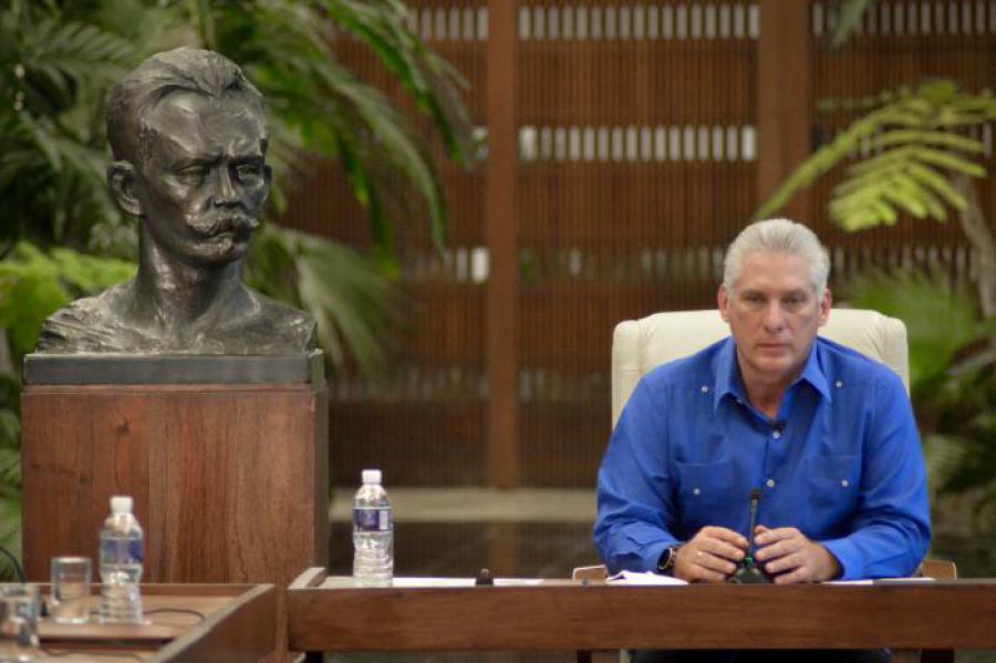 El Presidente Miguel Díaz-Canel Bermúdez dijo que en Cuba no se necesita intervención humanitaria. Cuba y el mundo lo que necesitan es mucha solidaridad en tiempos como este. El Presidente Miguel Díaz-Canel Bermúdez dijo que en Cuba no se necesita intervención humanitaria. Cuba y el mundo lo que necesitan es mucha solidaridad en tiempos como este.
