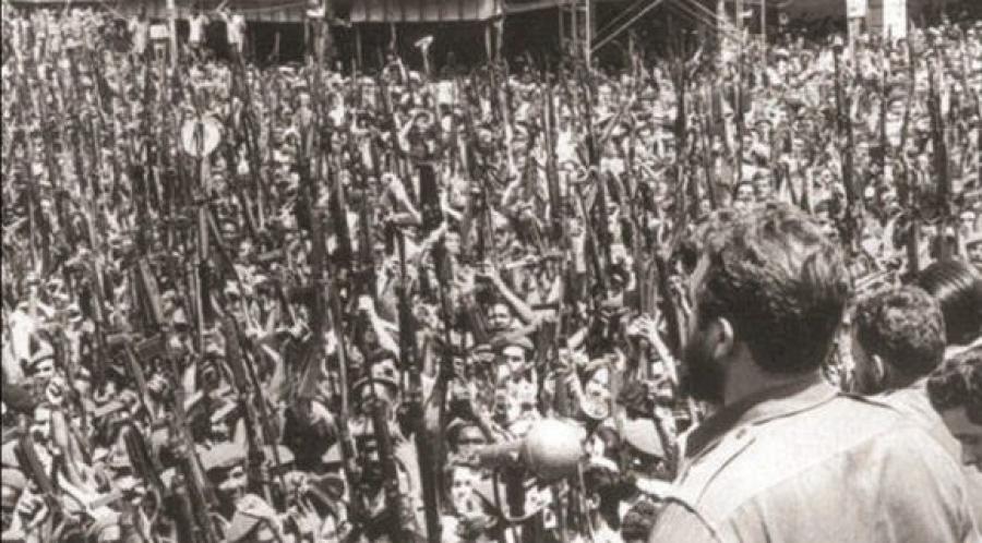 No vacilaremos en defender a la Revolución hasta la última gota de sangre No vacilaremos en defender a la Revolución hasta la última gota de sangre