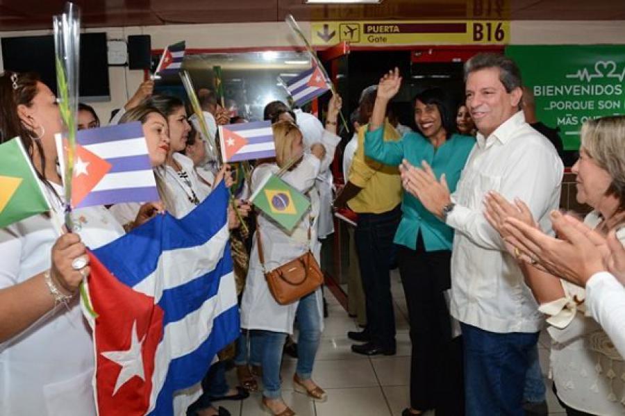 #MásqueMédicos - Casi 6 mil médicos de #Cuba han llegado al país caribeño procedentes de #Brasil