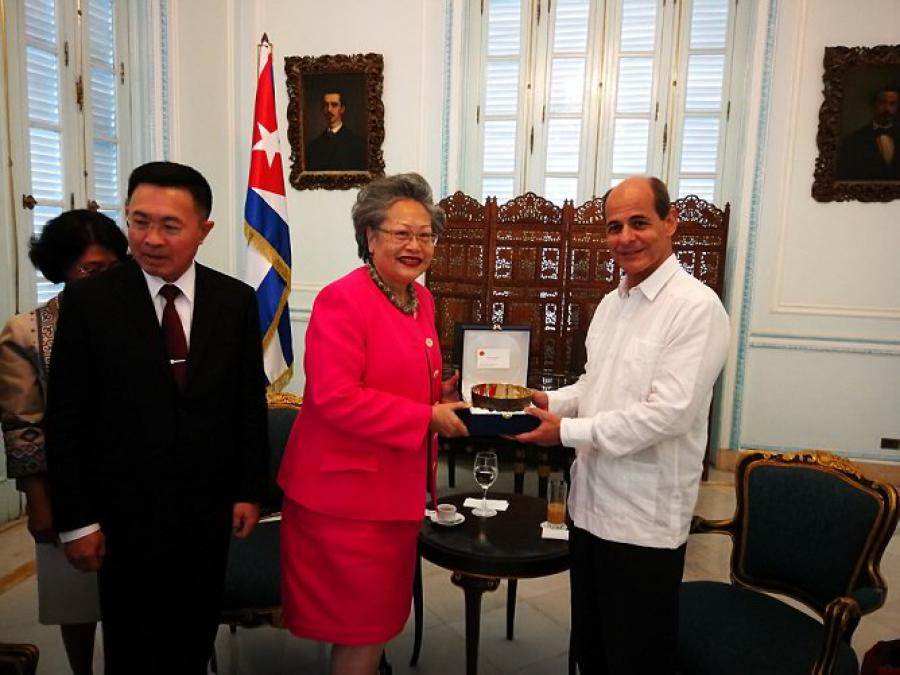 Recibe Vicecanciller cubano a Presidenta de la Comisión de Relaciones Exteriores de Asamblea Nacional Legislativa de Tailandia