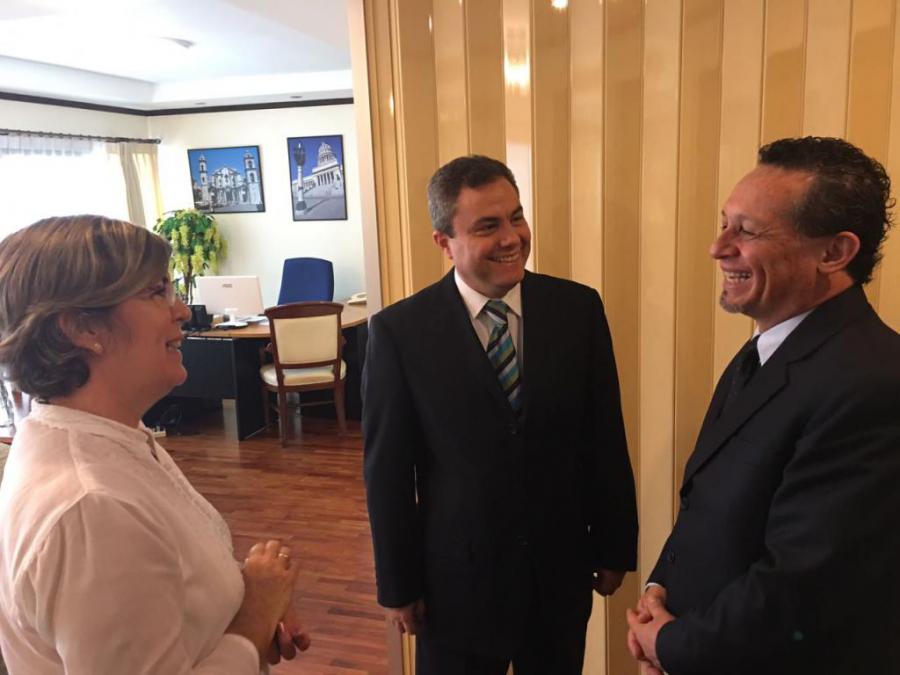 Visita Embajada de Cuba en Bangkok nuevo Embajador de Perú en Tailandia