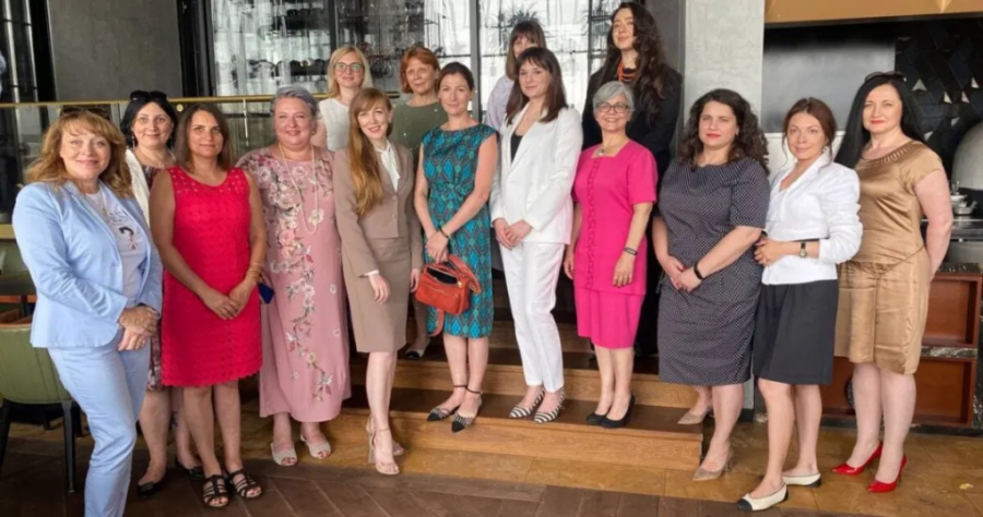 Embajadora cubana participó en encuentro con el Club internacional de mujeres del Ministerio de Relaciones Exteriores de Ucrania.
