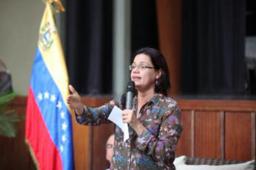 Mujeres venezolanas condenan el bloqueo al pueblo cubano