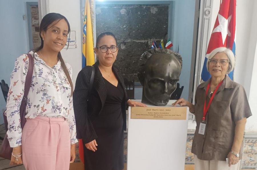 Representación diplomática de Cuba visita la Casa Nuestra América José Martí en Caracas