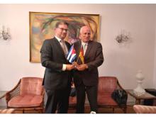 encuentro del Embajador cubano con el Parlamentario Federal por el SPD y Secretario de Estado del Ministerio Federal de Medio Ambiente, Protección de la Naturaleza y Seguridad Nuclear Florian Pronold 