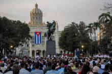 Develan en La Habana estatua ecuestre de José Martí