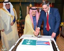 Su Alteza Real príncipe Faisal bin Bandar bin Abdulaziz, Gobernador de la Región de Riad, y Orlando Requeijo Gual, Embajador de Cuba