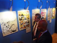 Ministro interino de cultura visita exposición de historietas cubanas en el Festival Internacional de Historietas de Argel