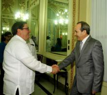 Bruno Rodríguez Parrilla, ministro de Relaciones Exteriores de Cuba, y Mokhtar Hasbellaoui, ministro de Salud, Población y Reforma Hospitalaria de Argelia.