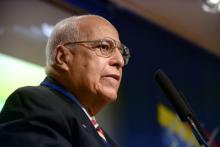 Recibe Ricardo Cabrisas al profesor Mokhtar Hasbellaoui, ministro de Salud, Población y Reforma Hospitalaria de Argelia