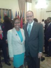Intercambia Embajadora de Cuba con Secretario General del CARICOM Intercambia Embajadora de Cuba con Secretario General del CARICOM