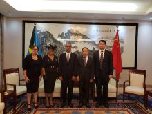 Embajador cubano realiza visita de cortesía al embajador de la República Popular China ante la Mancomunidad de Las Bahamas