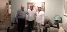 El Director del Centro Errol Barrow de la Universidad de las Indias Occidentales y el Director de San Alejandro en la Embajada de Cuba