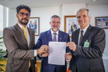 Brasil e Cuba fortalecem a cooperação na área de informação.