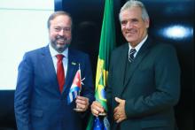 Ministro de Minas y Energía recibe al Embajador de Cuba
