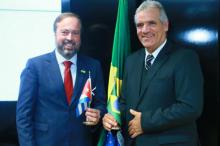 Ministro de Minas e Energia recebe o Embaixador de Cuba