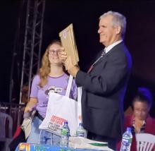Entregam assinaturas para a campanha “Cuba Vive y Resiste”.