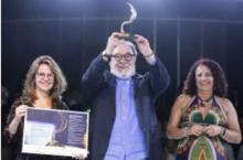 Homenagem ao escritor brasileiro Fernando Morais.