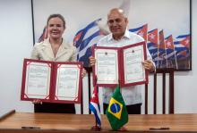 Firman acuerdo de intercambio y cooperación entre el PT de Brasil y el PCC de Cuba.