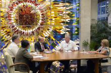 Presidente cubano y varios ministros informan sobre las medidas aprobadas para impulsar la economía.