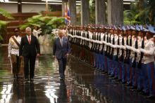 Recibe presidente cubano Miguel Díaz-Canel al heredero de la corona británica.