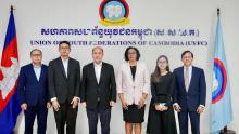 Encuentro de cortesía de la embajadora de Cuba, Milena Zaldívar Piedra en sede de la Unión de Federaciones Juveniles de Cambodia
