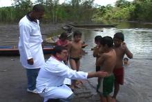 Autoridades de salud golpistas de Bolivia mienten al calificar de “daño” la cooperación de Cuba