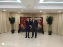 Celebra encuentro el Embajador de Cuba en Beijing con la Administración Nacional de Productos Médicos de China (ANPM). 
