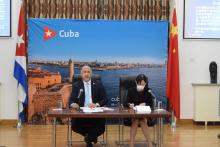 Sostiene Embajador de Cuba en China fructífero conversatorio con prensa local