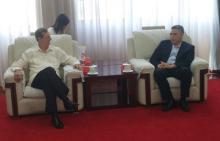 Intercambia Embajador cubano con el Departamento de Propaganda del Comité Central del PCCh