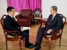Ofrece Embajador de Cuba en la República Popular China entrevista al sitio web de noticias China.org.