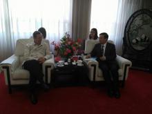 Recibe Vicejefe de la Oficina de Información del Consejo de Estado de China a Embajador cubano