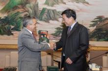 上海市委宣传部部长接待古巴国家图书委员会主席