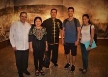 Participan cubanos residentes en inauguración de exposición de artistas plásticos latinoamericanos. 