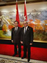 Recibe el Ministro de Justicia chino Fu Zhenghua al Secretario del Consejo de Estado cubano.