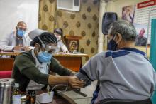 Lo que comenzó por un programa de 120 familias, hoy se materializa en la existencia de más de 11 000 consultorios y alrededor de 449 policlínicos, para un promedio de 122 habitantes por médico y 128 por enfermera.