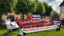 President Biden Unblock Cuba NOW», fue el mensaje que predominó en estas acciones, aprovechando que ese mandatario participará en el foro de la OTAN y la Unión Europea .