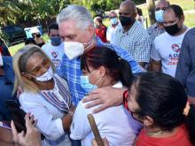 Fiel al legado de Fidel y de Raúl, el Primer Secretario del Partido Comunista de Cuba, Miguel Díaz-Canel Bermúdez, recorrió el barrio capitalino Libertad, en La Lisa, donde la Revolución sigue creciendo