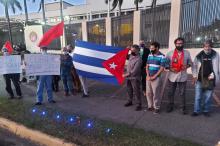 Vigilia contra el bloqueo a Cuba frente a Embajada estadounidense en San José