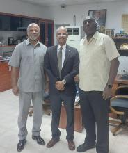 Le ministre djiboutien de la Santé reçoit l'ambassadeur de Cuba