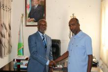 Le président de la Commission nationale djiboutienne des droits de l'homme échange avec l'ambassadeur de Cuba
